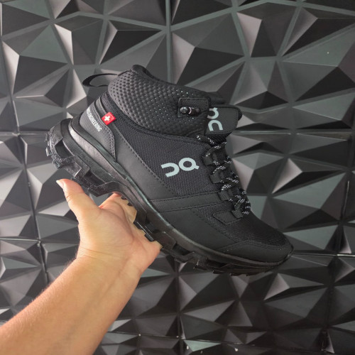 On Cloud bota negro total 