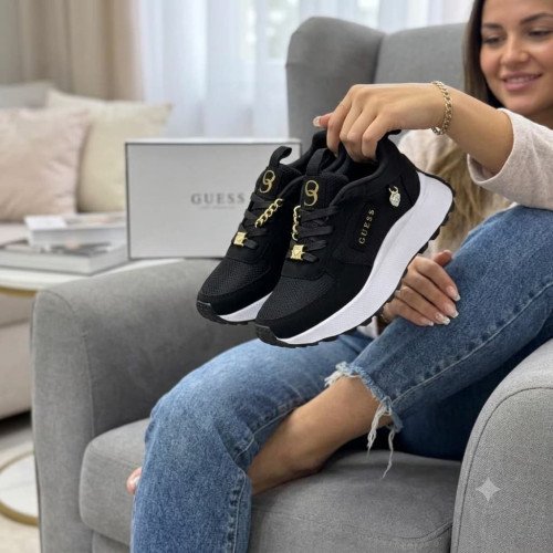 Guess negro 