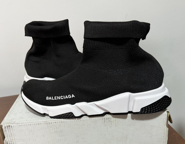 BALENCIAGA