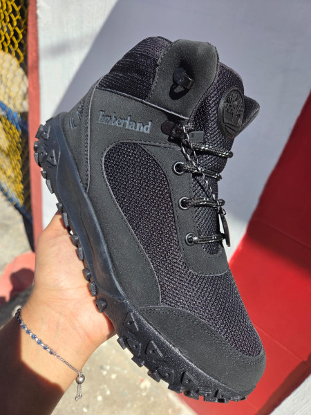 Bota Timberland negra Botita