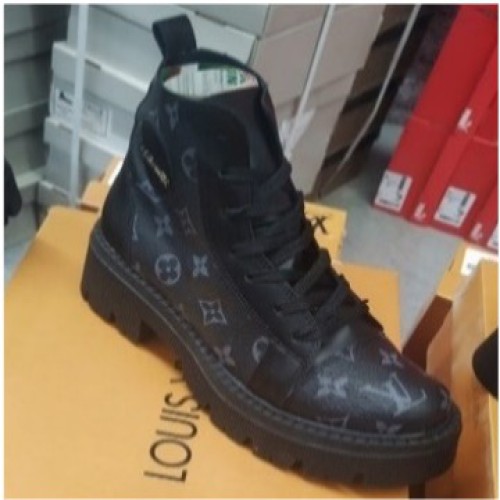 BOTA LOUIS VUITTON NEGRA