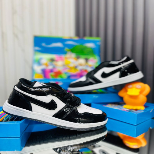 NIKE PANDA CHAROL